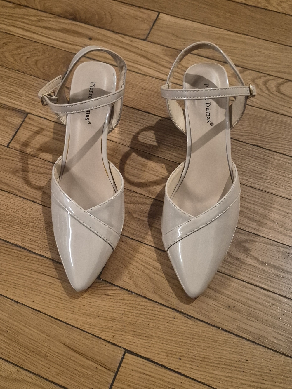 Pierre Dumas Women’s Pointed Toe Ankle Strap Flats in Cream